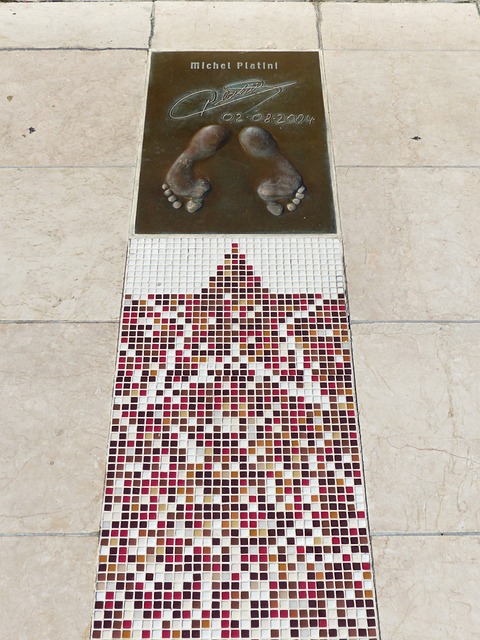 常是衡量球